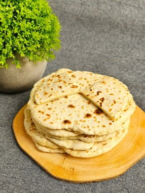 Quick flatbreads – thin and round, perfect for wraps and sandwiches.